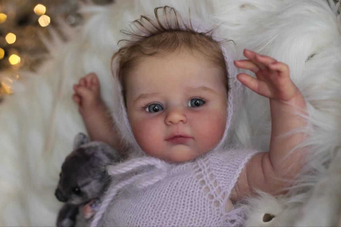 Bambola Reborn Gisela in Silicone – 48 cm detail image 2