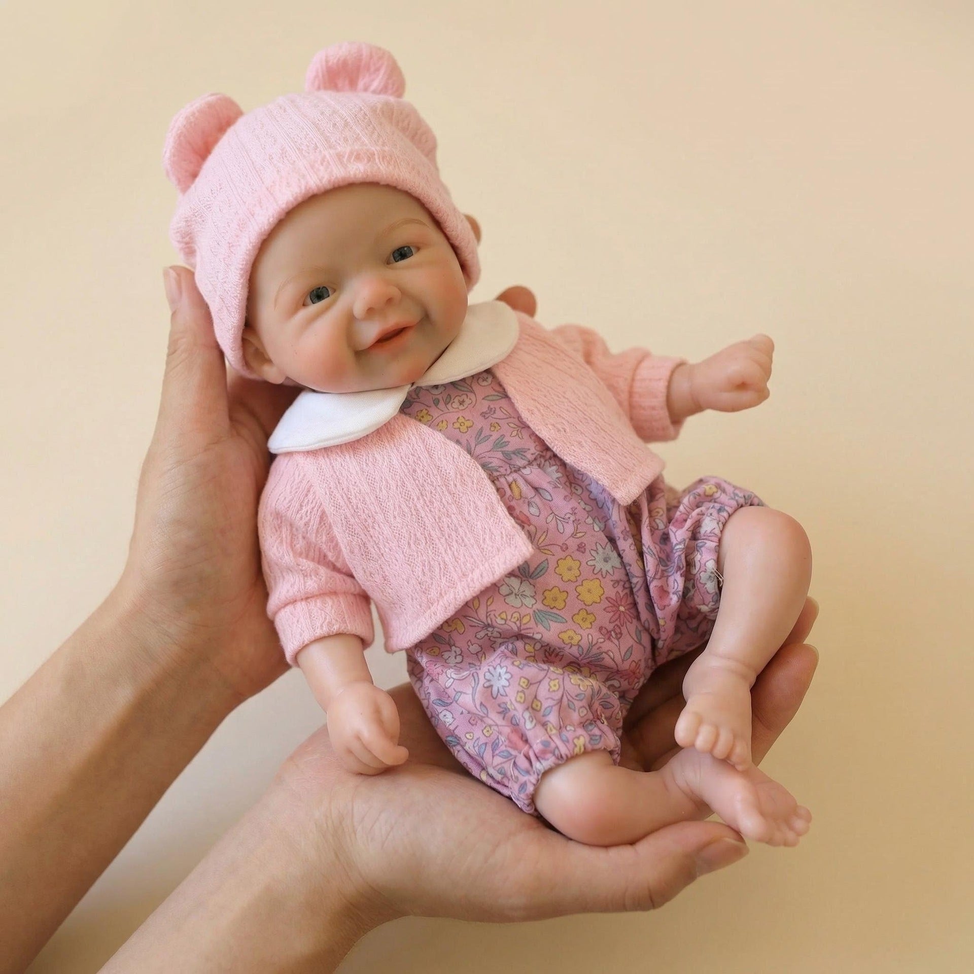 Bambola Reborn in Silicone Pieno Consuelo – 30 cm detail image 10