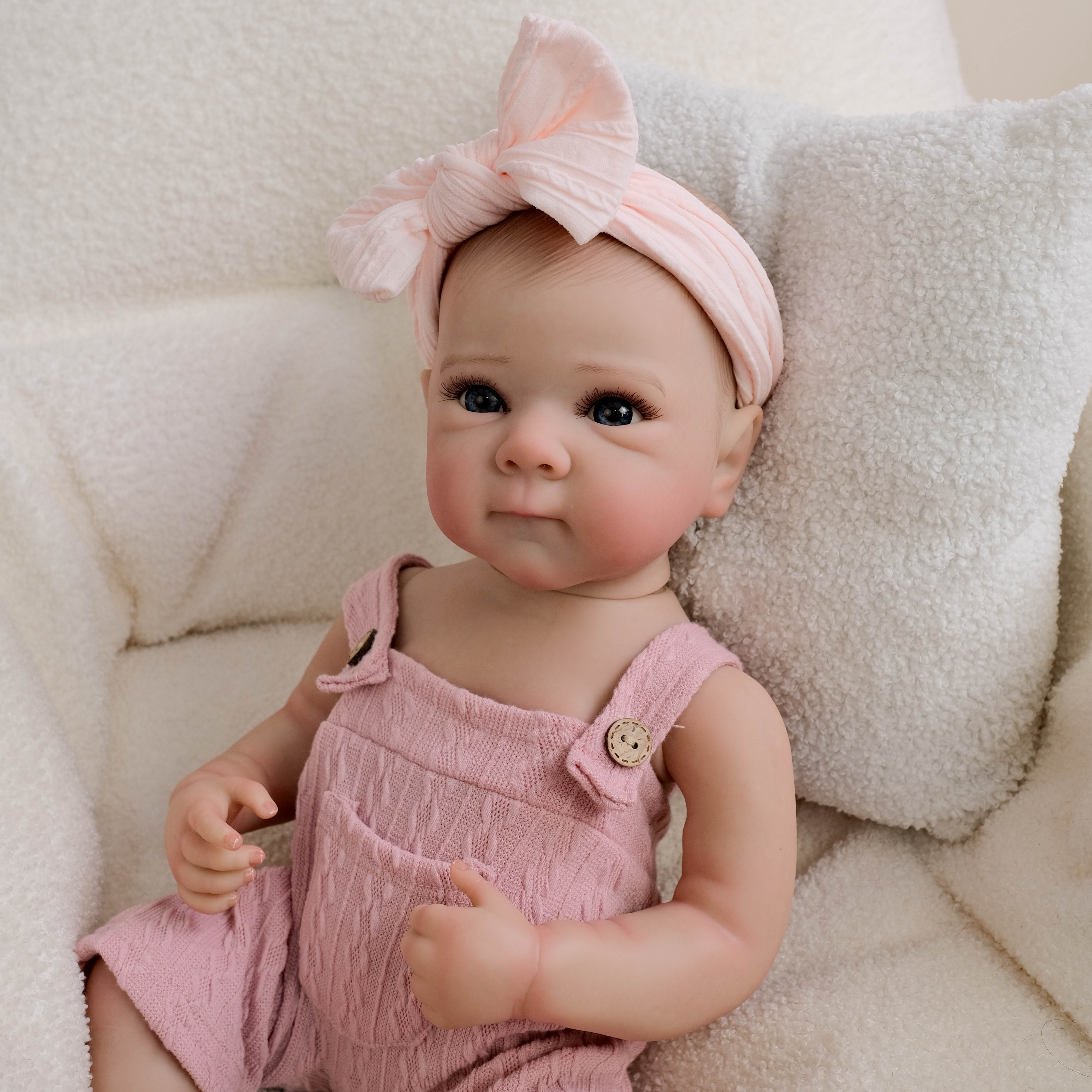 Lalka Reborn Winylowa Anabel – 45 cm, z Dźwiękiem detail image 2