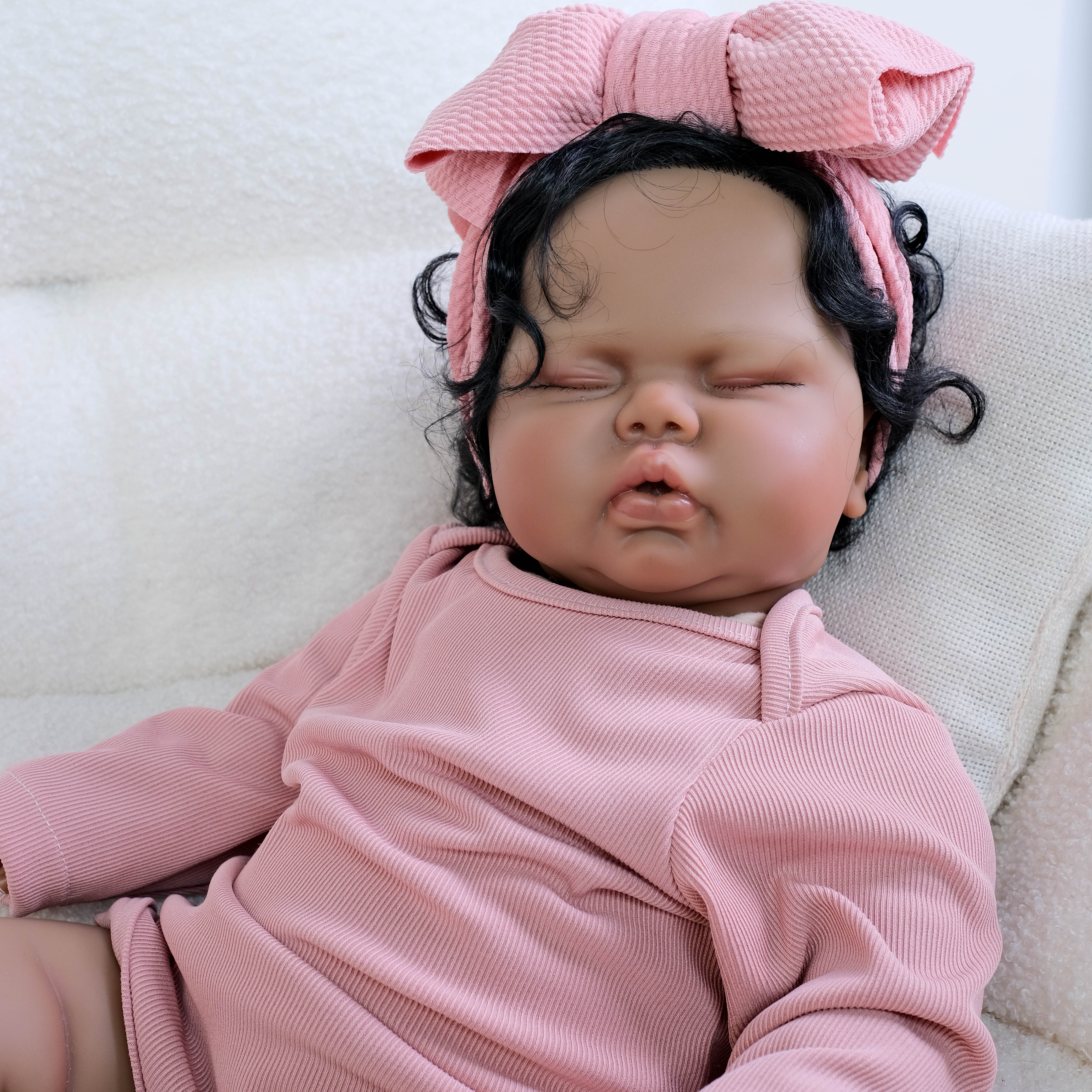 Bambola Reborn Samuel – 48 cm, Capelli Impiantati detail image 6