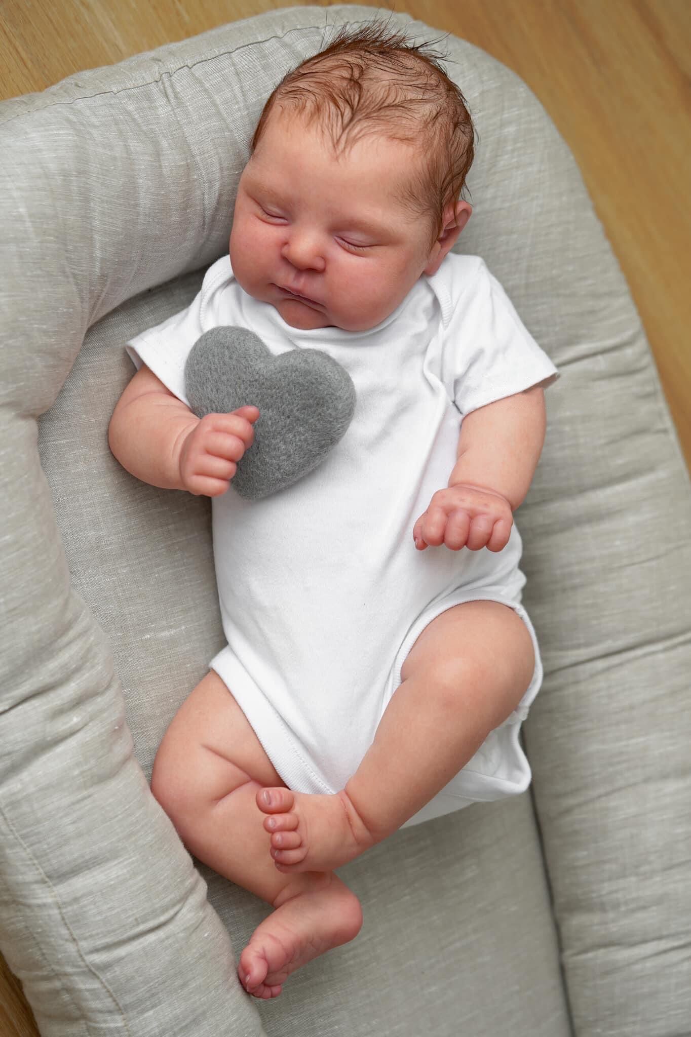 Bébé Reborn en Vinyle Basilisa – 50 cm