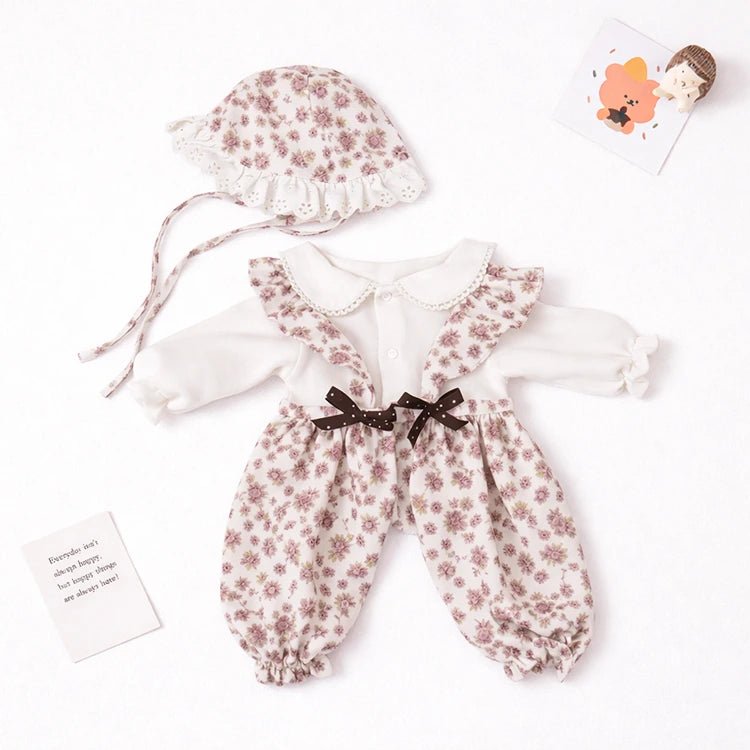 Conjunto reborn floral con volantes y gorro