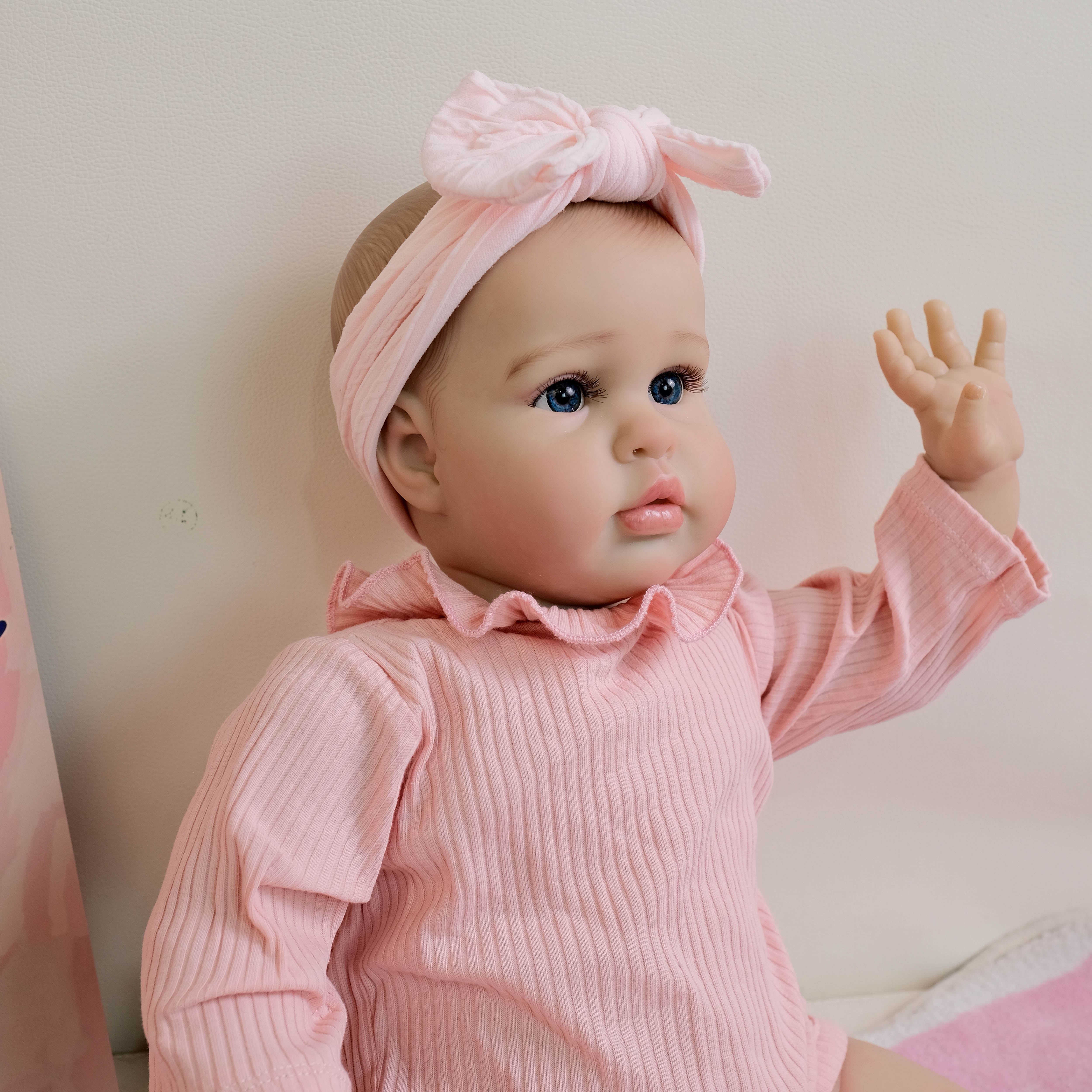 Lalka Reborn Winylowa Yago – 60 cm detail image 3
