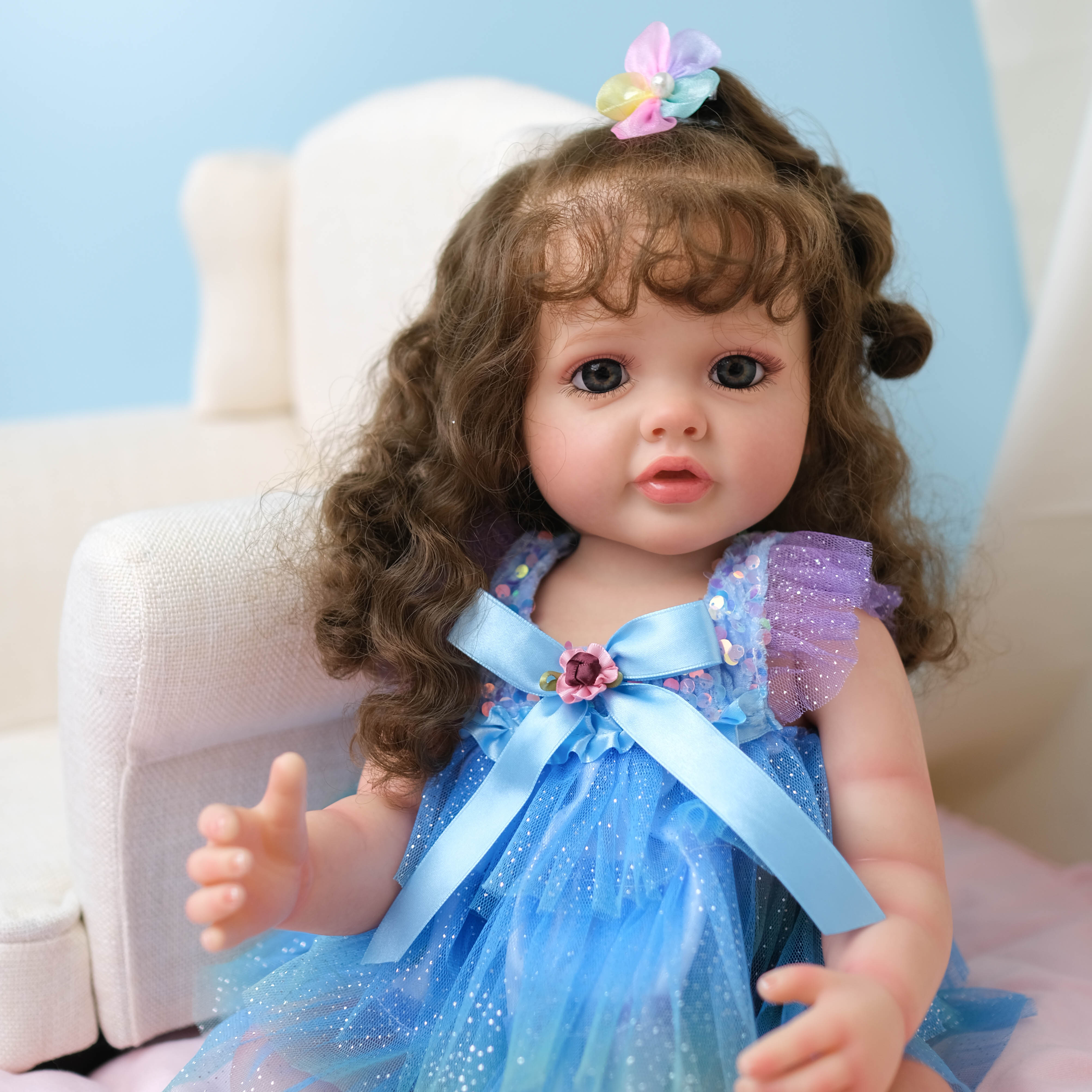 Bambola Reborn in Silicone Completa Maialen – 55 cm detail image 3