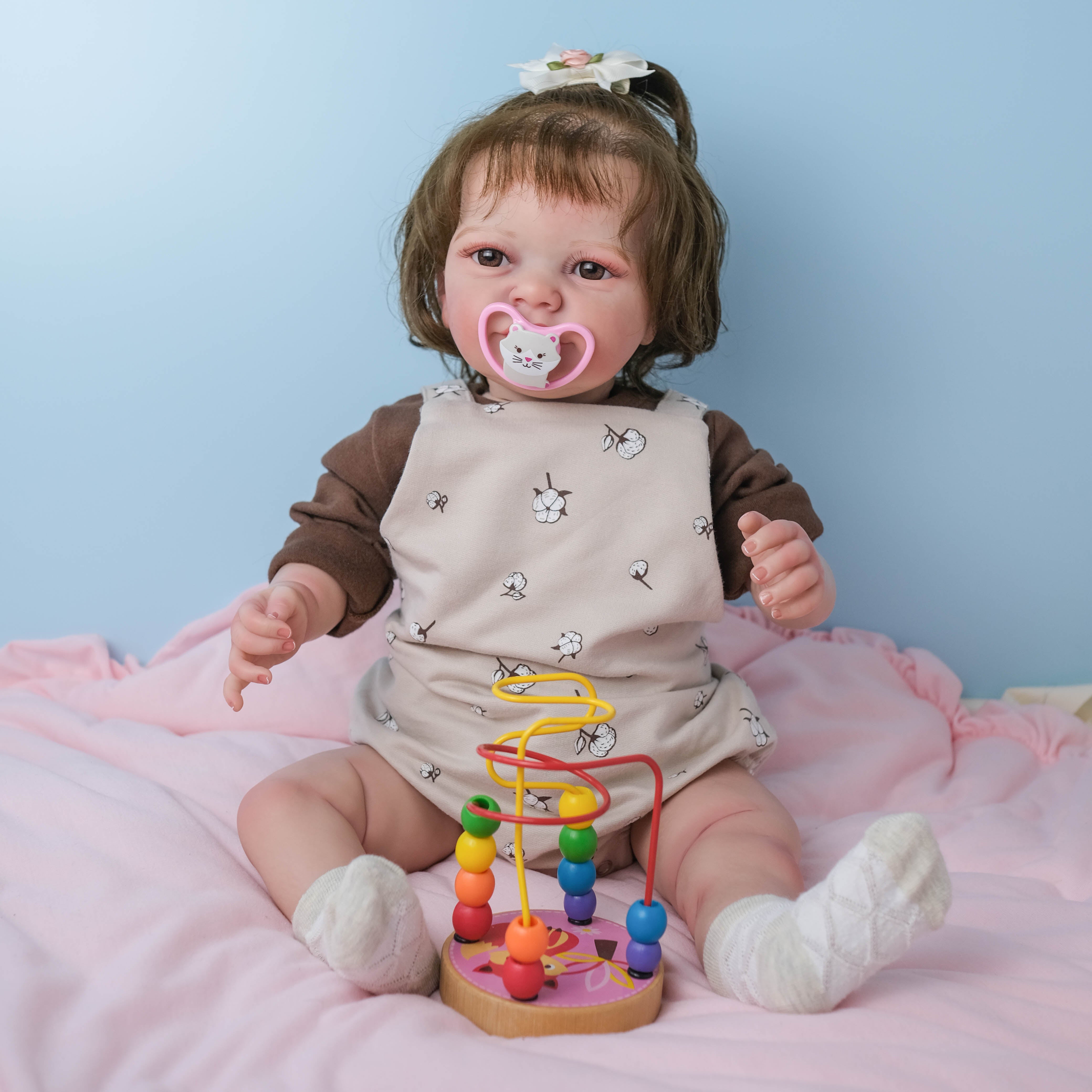 Lalka Reborn Silikonowa Saioa – 60 cm, z dźwiękiem
