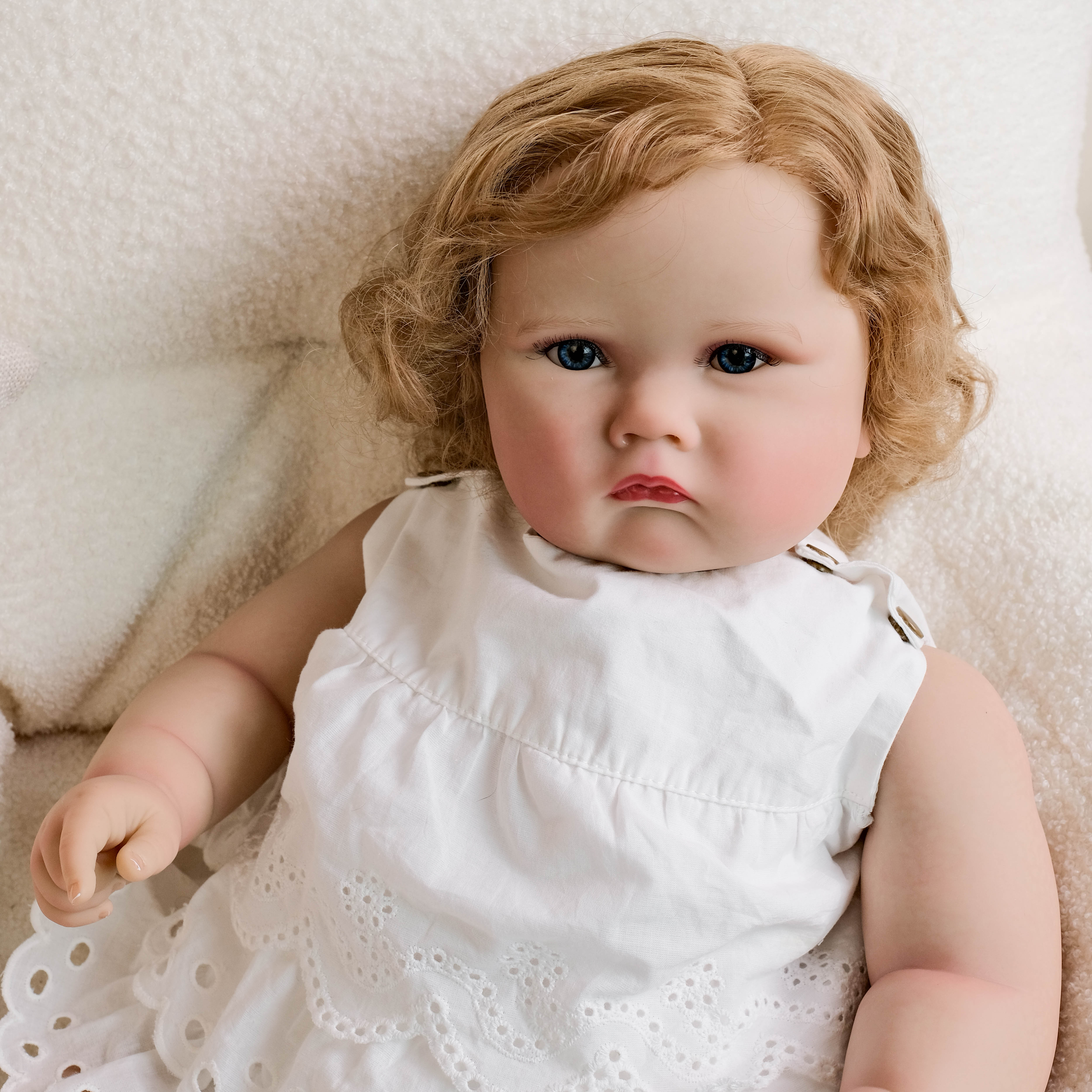 Lalka Reborn Winylowa Ángel – 60 cm, z Dźwiękiem i Wszczepionymi Włosami detail image 6