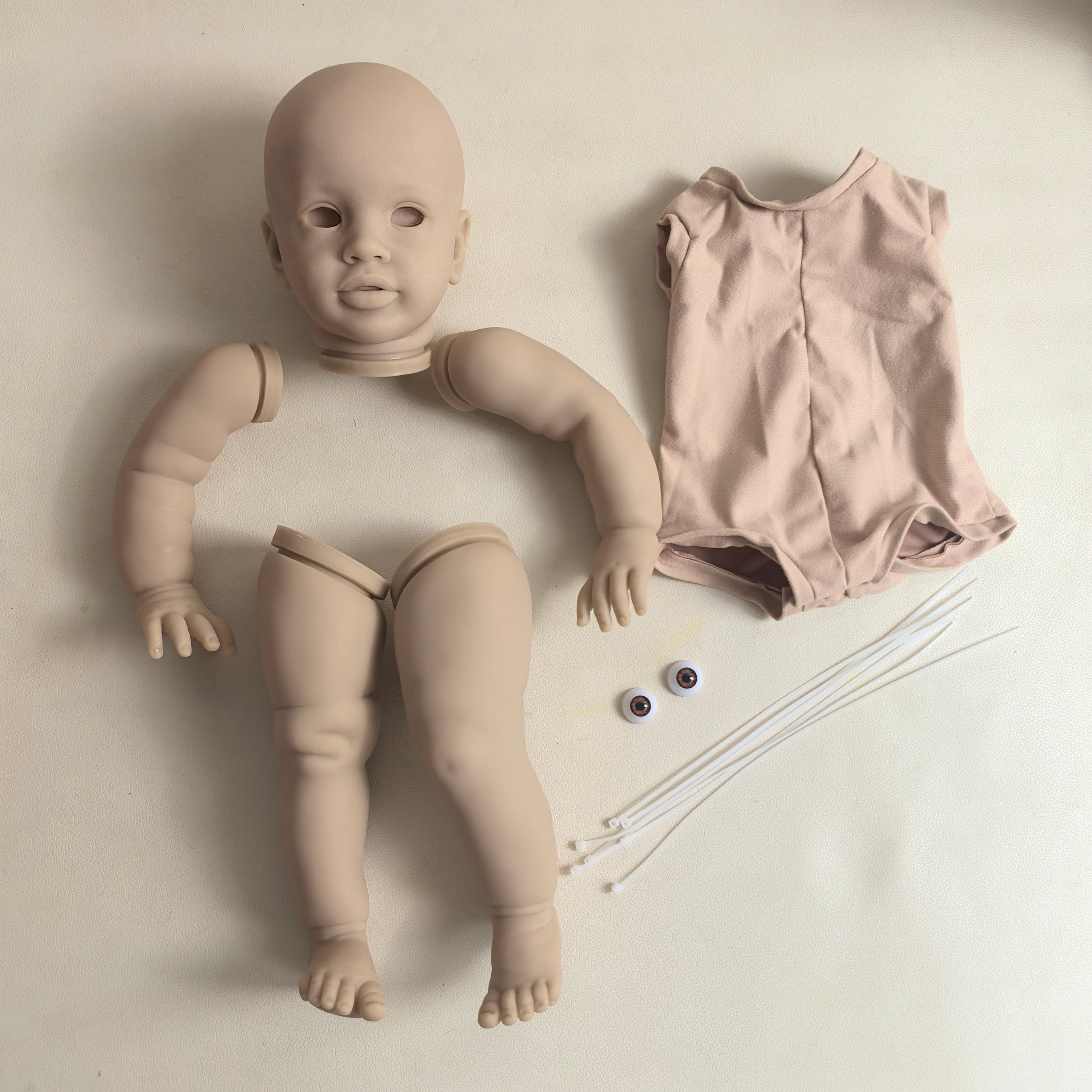 Bambola Reborn in Vinile Miriam – 65 cm, con Suono